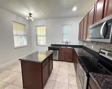12784 Garridan Avenue - Photo Thumbnail 8