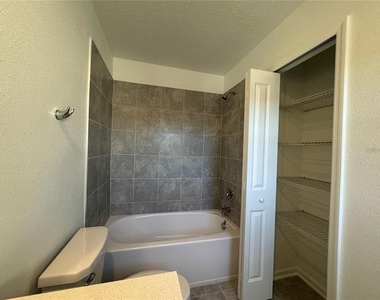 8115 Sayings Drive - Photo Thumbnail 10