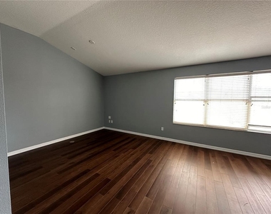 6308 Lake Smith Circle - Photo Thumbnail 6