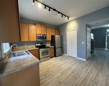 6308 Lake Smith Circle - Photo Thumbnail 9