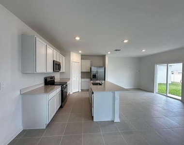 2154 Chris Drive - Photo Thumbnail 6