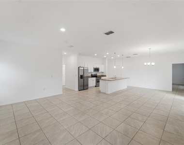 983 Pyracantha Street - Photo Thumbnail 5