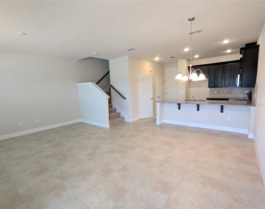 2611 Amati Drive - Photo Thumbnail 3