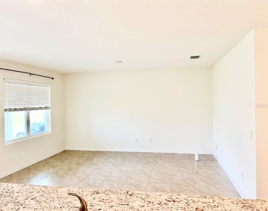 5216 Greenheart Avenue - Photo Thumbnail 8