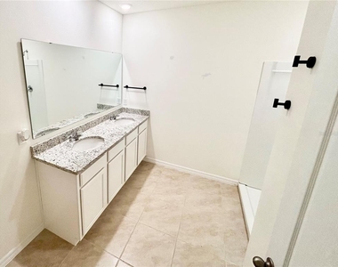 5216 Greenheart Avenue - Photo Thumbnail 17