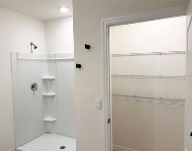 5216 Greenheart Avenue - Photo Thumbnail 16