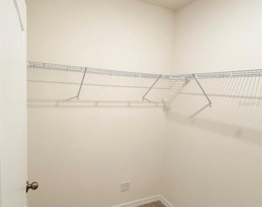 5216 Greenheart Avenue - Photo Thumbnail 18