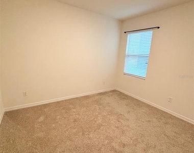5216 Greenheart Avenue - Photo Thumbnail 15