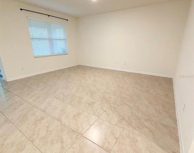 5216 Greenheart Avenue - Photo Thumbnail 7
