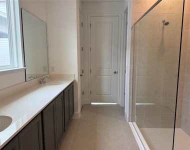 2949 Sailhouse Drive - Photo Thumbnail 11