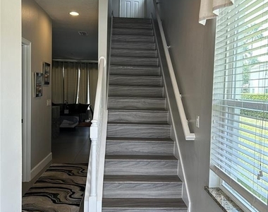 1421 Retreat Circle - Photo Thumbnail 1