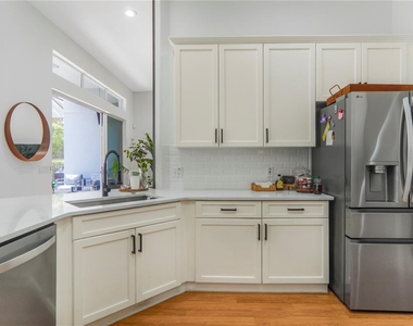 2884 Majestic Isle Drive - Photo Thumbnail 15