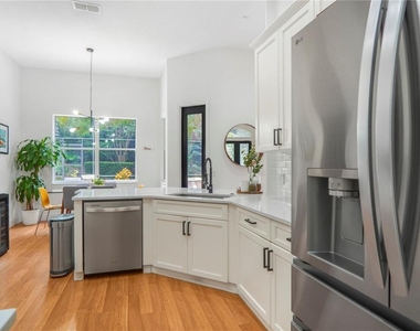 2884 Majestic Isle Drive - Photo Thumbnail 13