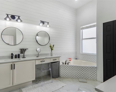 2884 Majestic Isle Drive - Photo Thumbnail 18