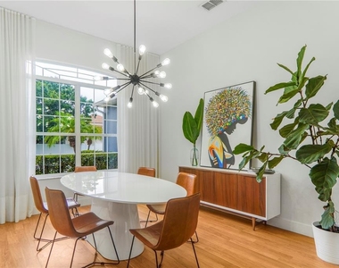 2884 Majestic Isle Drive - Photo Thumbnail 9