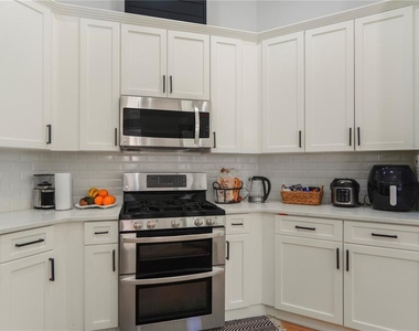 2884 Majestic Isle Drive - Photo Thumbnail 14
