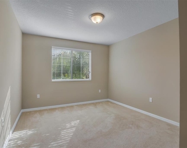2752 River Landing Drive - Photo Thumbnail 15