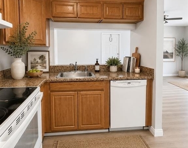 1223 S Pine Ridge Circle - Photo Thumbnail 12