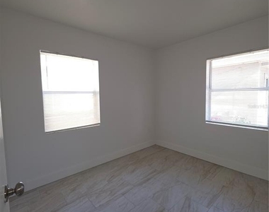 1010 E Central Boulevard - Photo Thumbnail 17