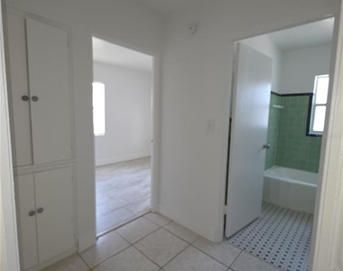 1010 E Central Boulevard - Photo Thumbnail 13