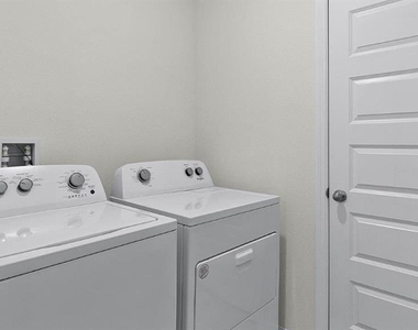 2986 Salisbury Avenue - Photo Thumbnail 12