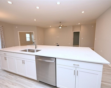 1731 Oceania Avenue - Photo Thumbnail 7