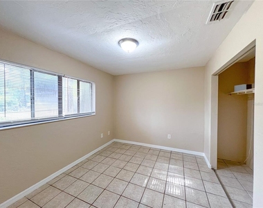 703 Sw 69th Terrace - Photo Thumbnail 6