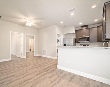 622 Nw 3rd Avenue - Photo Thumbnail 12