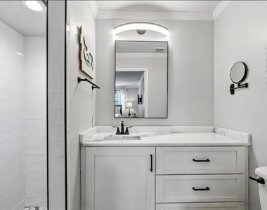 16 Courtney Place - Photo Thumbnail 31