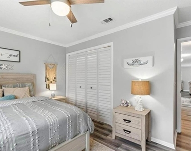 16 Courtney Place - Photo Thumbnail 35