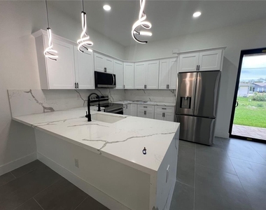 21492 Dollard Avenue - Photo Thumbnail 4