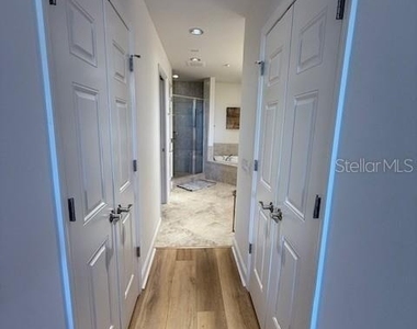 7710 Lake Vista Court - Photo Thumbnail 11