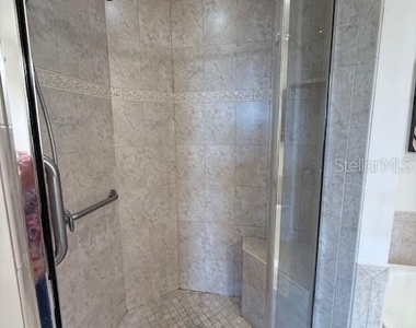 7710 Lake Vista Court - Photo Thumbnail 14