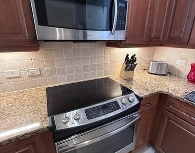 7710 Lake Vista Court - Photo Thumbnail 3