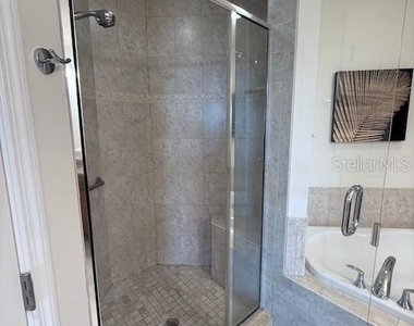 7710 Lake Vista Court - Photo Thumbnail 15