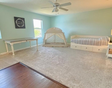 11521 Southern Creek Drive - Photo Thumbnail 7