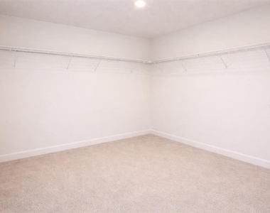 11521 Southern Creek Drive - Photo Thumbnail 14