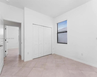 16851 Cayo Key Drive - Photo Thumbnail 9