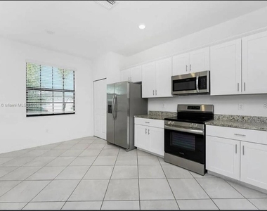 16851 Cayo Key Drive - Photo Thumbnail 8