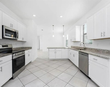 16851 Cayo Key Drive - Photo Thumbnail 6