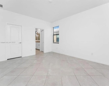 16851 Cayo Key Drive - Photo Thumbnail 15