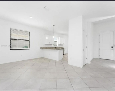 16851 Cayo Key Drive - Photo Thumbnail 3