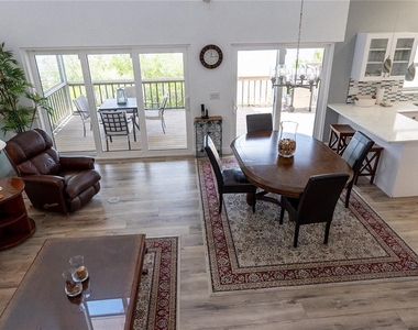 2424 Bay Drive - Photo Thumbnail 17