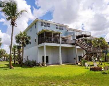 2424 Bay Drive - Photo Thumbnail 3
