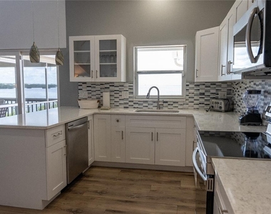 2424 Bay Drive - Photo Thumbnail 18