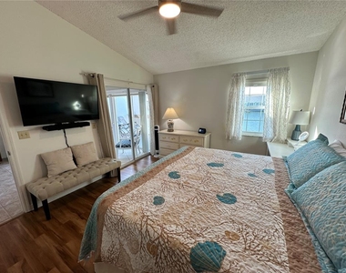 1233 Spoonbill Landings Circle - Photo Thumbnail 16