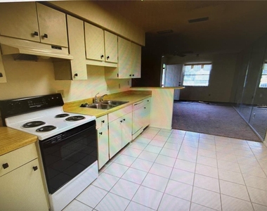 4161 66th Street Circle W - Photo Thumbnail 4