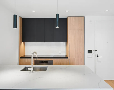 312 West 43rd Street - Photo Thumbnail 1
