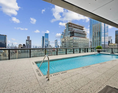 312 West 43rd Street - Photo Thumbnail 16