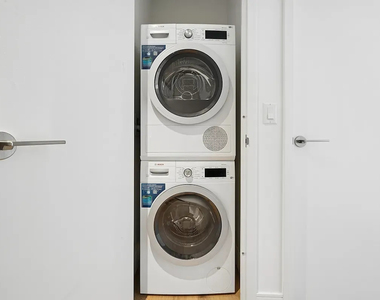312 West 43rd Street - Photo Thumbnail 11